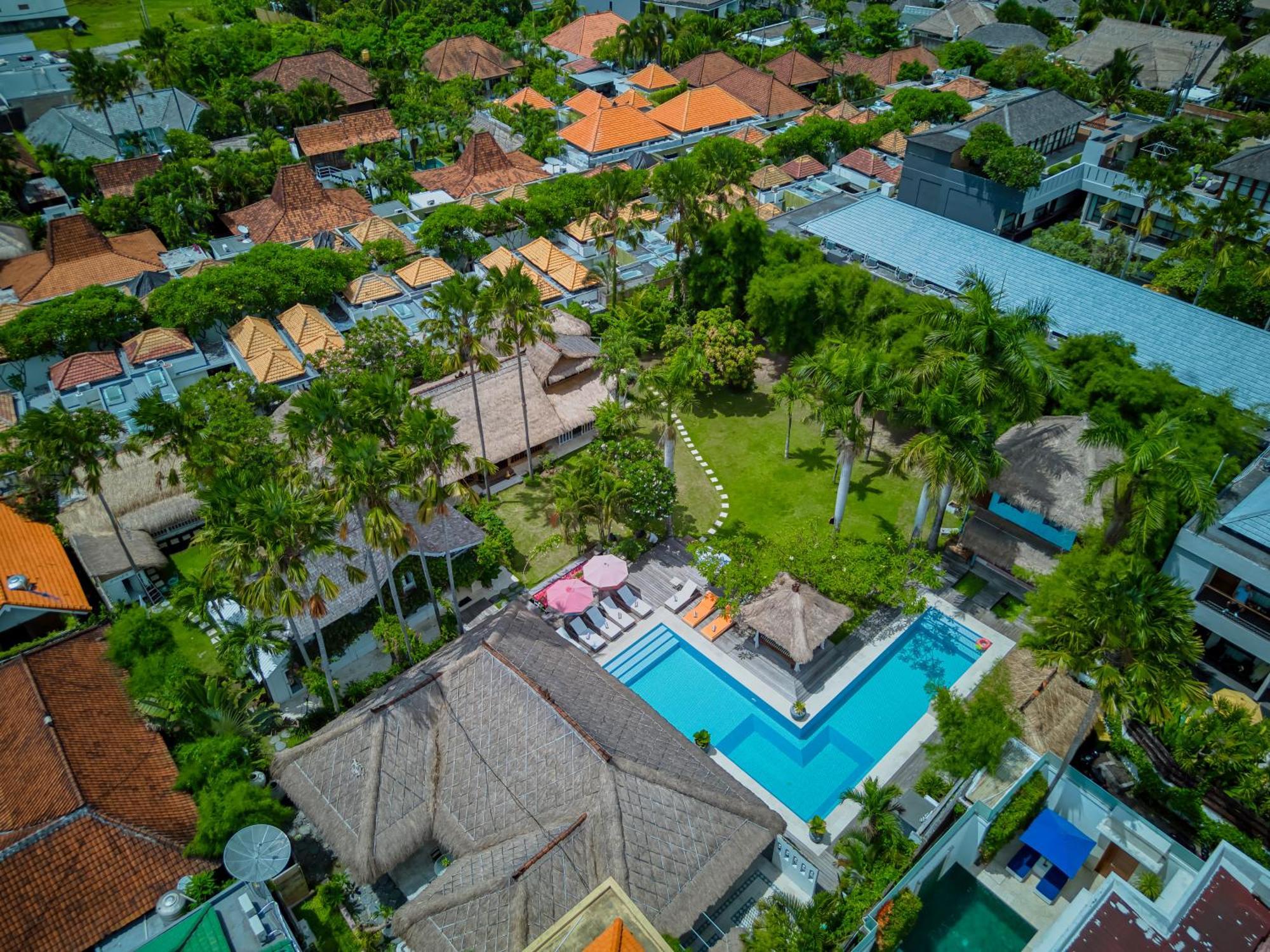 Villa Kalis, 10 Bedroom Family And Group Villa Seminyak Exteriör bild