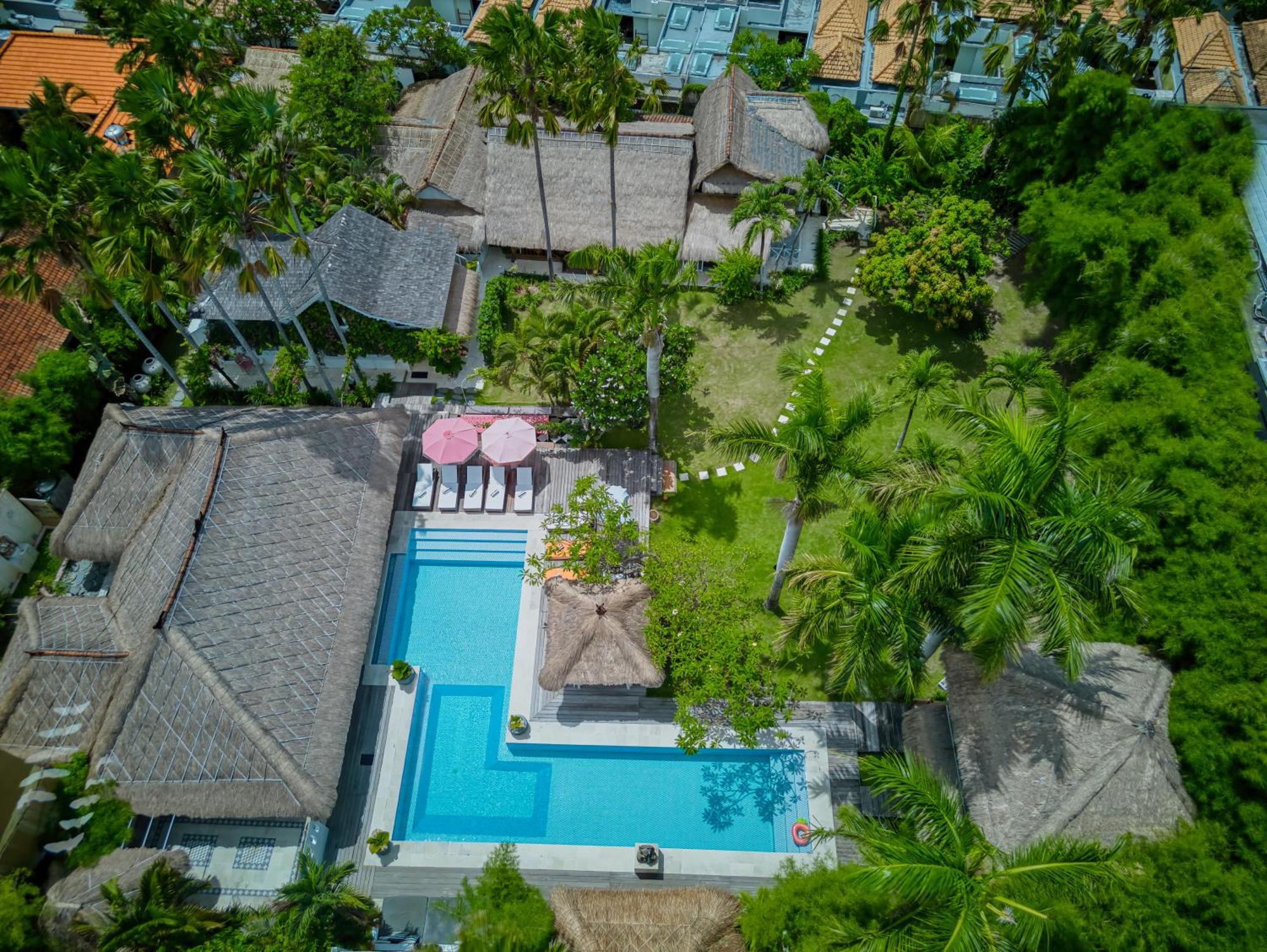 Villa Kalis, 10 Bedroom Family And Group Villa Seminyak Exteriör bild