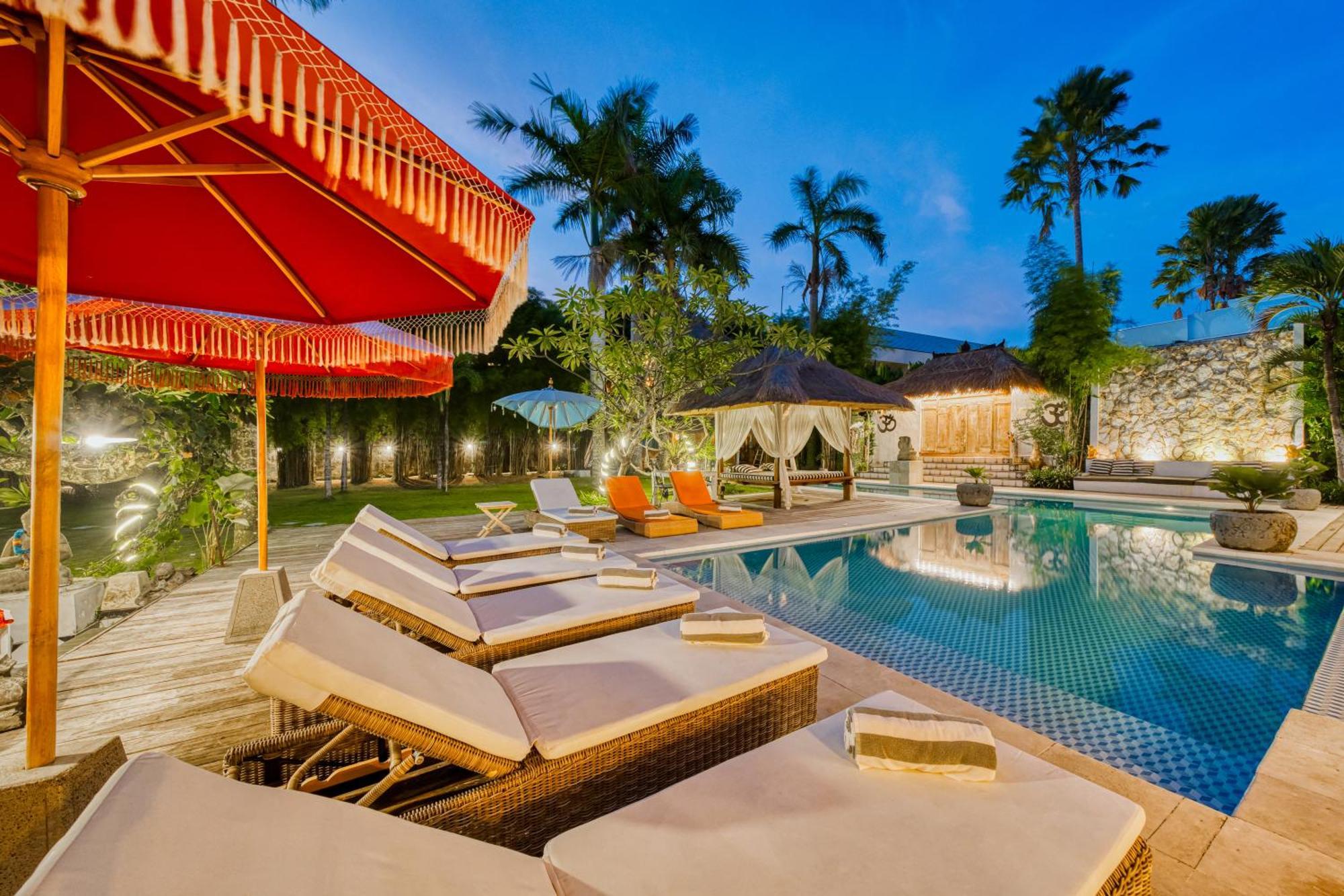 Villa Kalis, 10 Bedroom Family And Group Villa Seminyak Exteriör bild