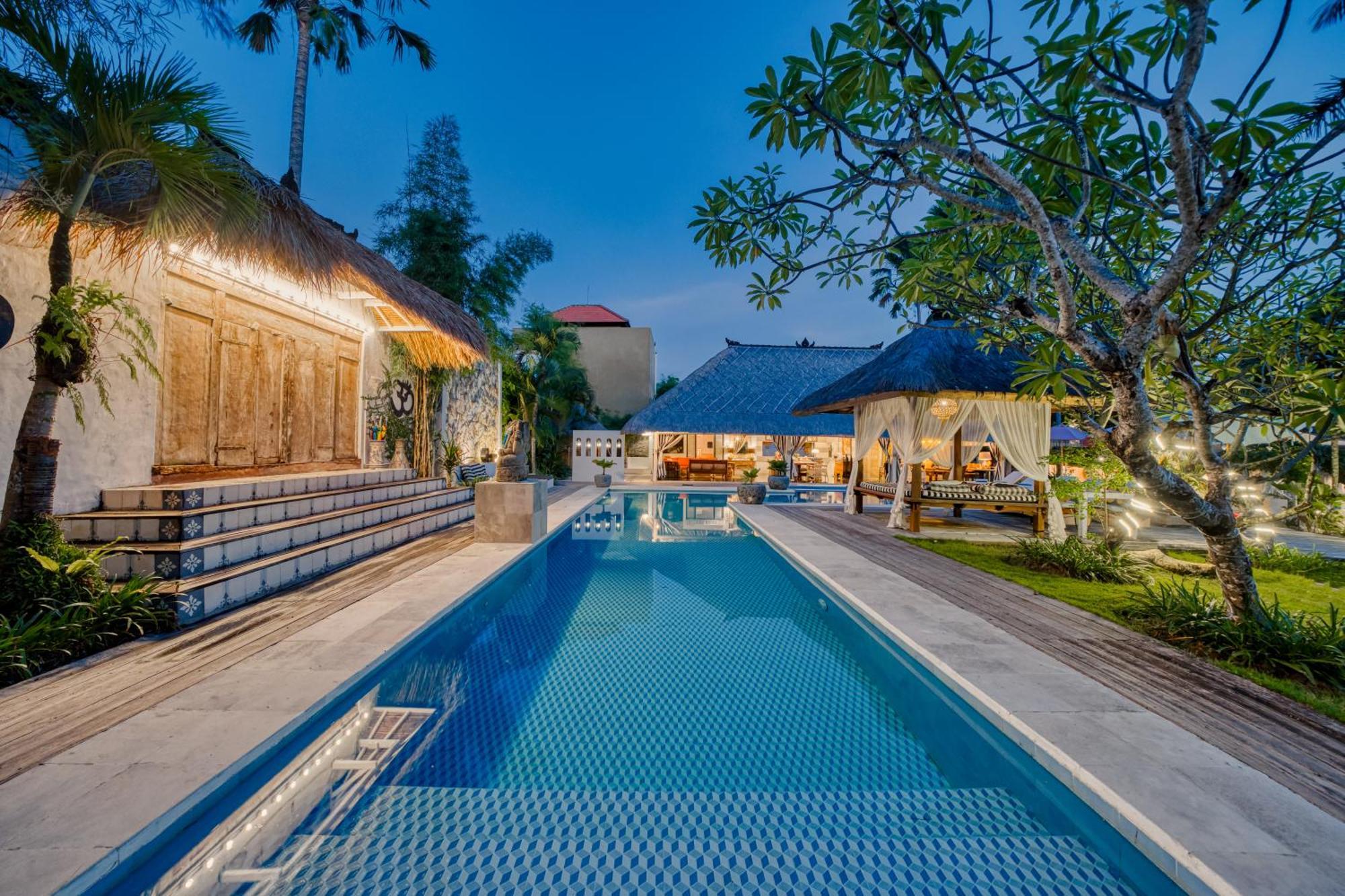 Villa Kalis, 10 Bedroom Family And Group Villa Seminyak Exteriör bild