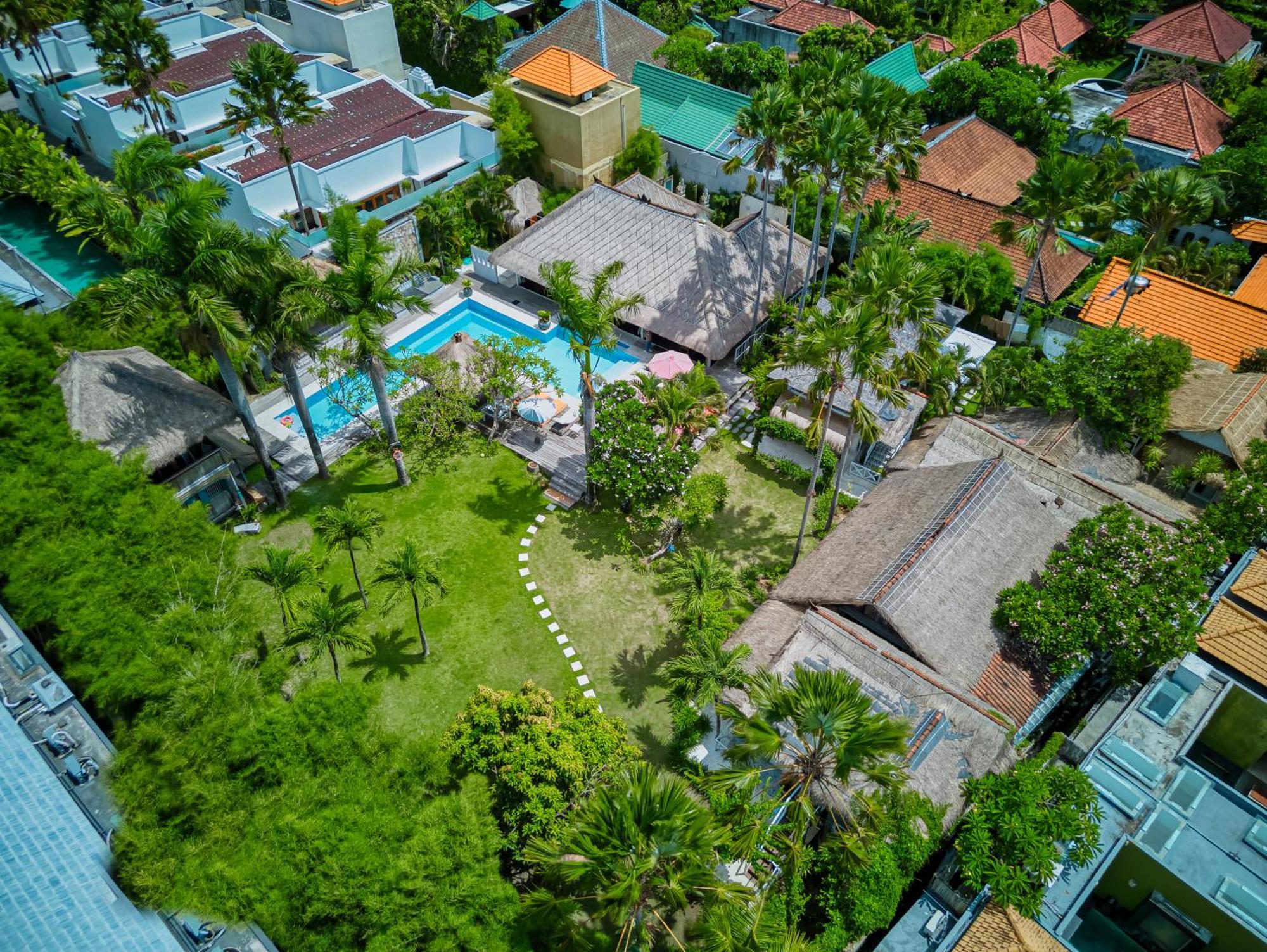 Villa Kalis, 10 Bedroom Family And Group Villa Seminyak Exteriör bild